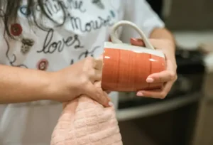 un bon entretien est essentiel pour préserver leur beauté et leur fonctionnalité. Mon approche repose sur le respect de chaque pièce et l’envie de prolonger leur durée de vie.