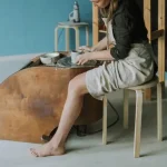 Ixèsos : Les mains dans la terre, la tête dans les nuages et les cheveux dans le moment…